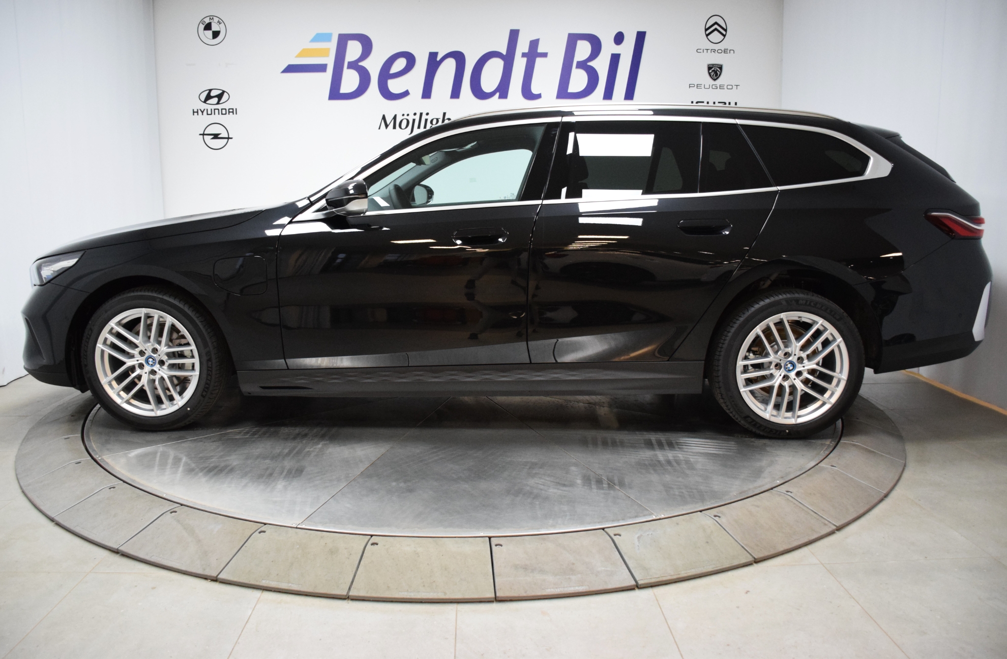 BMW 530 e Touring 2025, bild 6/50