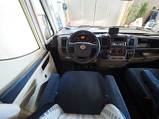 Husbil-integrerad Dethleffs Globebus 15 av 20
