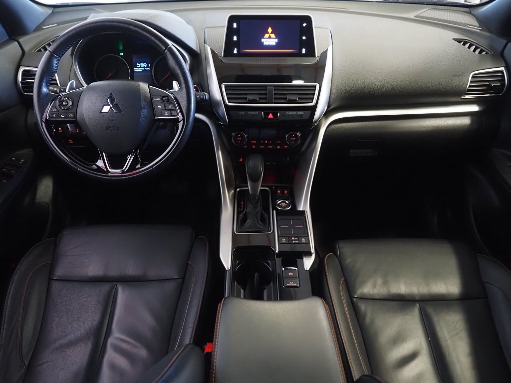 Mitsubishi Eclipse Cross 1.5 T-MIVEC S-AWC CVT Intense Onyx Pano 360° Skinn HUD