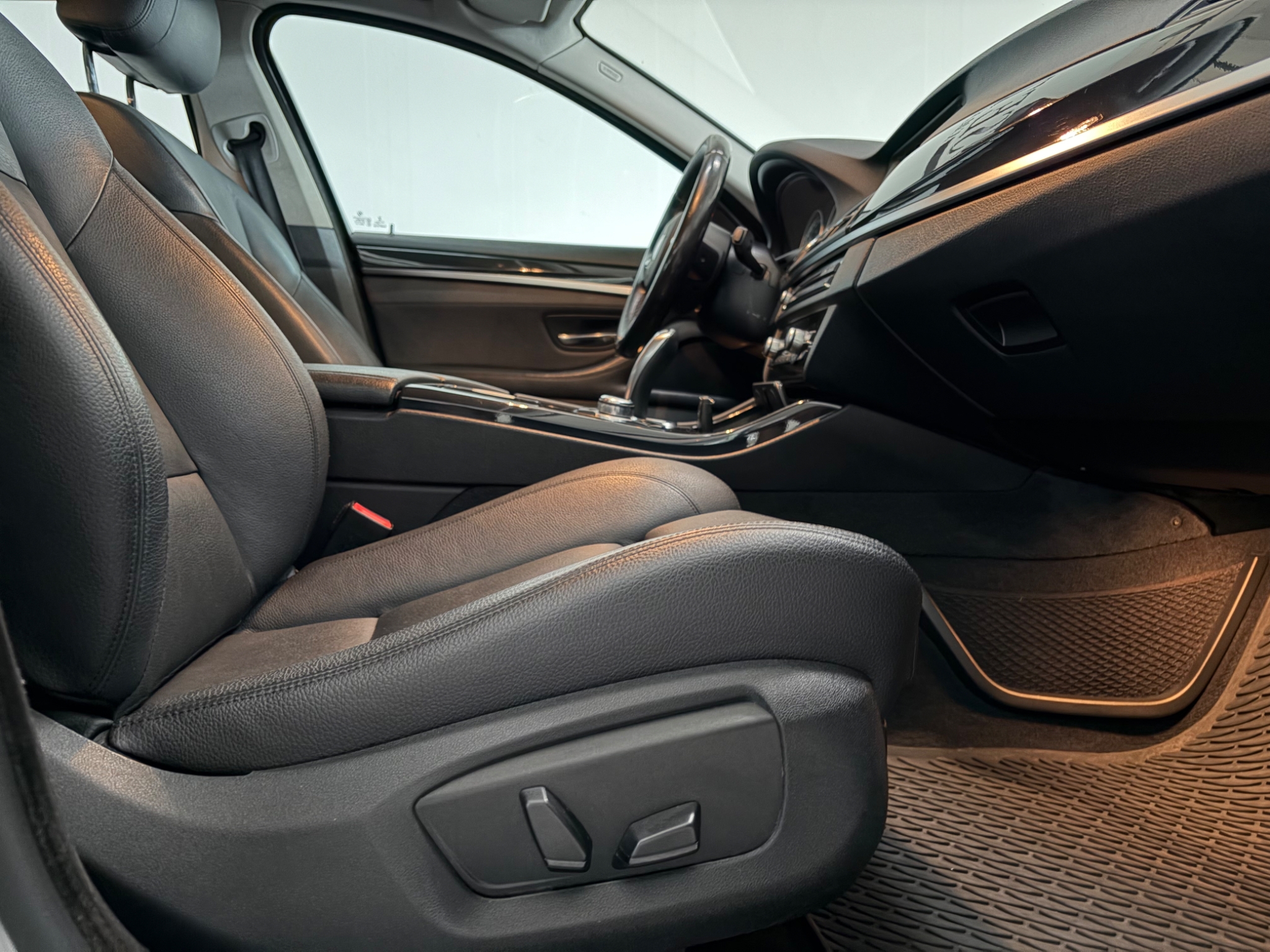 BMW 520 2016, bild 7/44