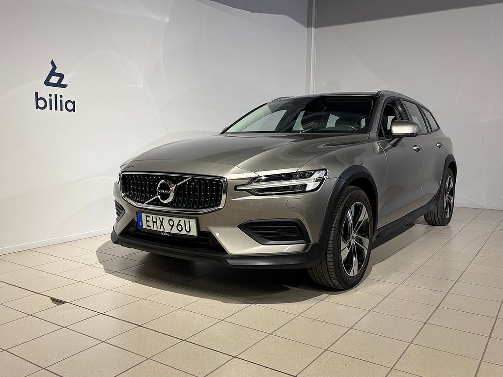 Volvo V60 Cross Country D4 AWD SE II | *Låga Mil* |