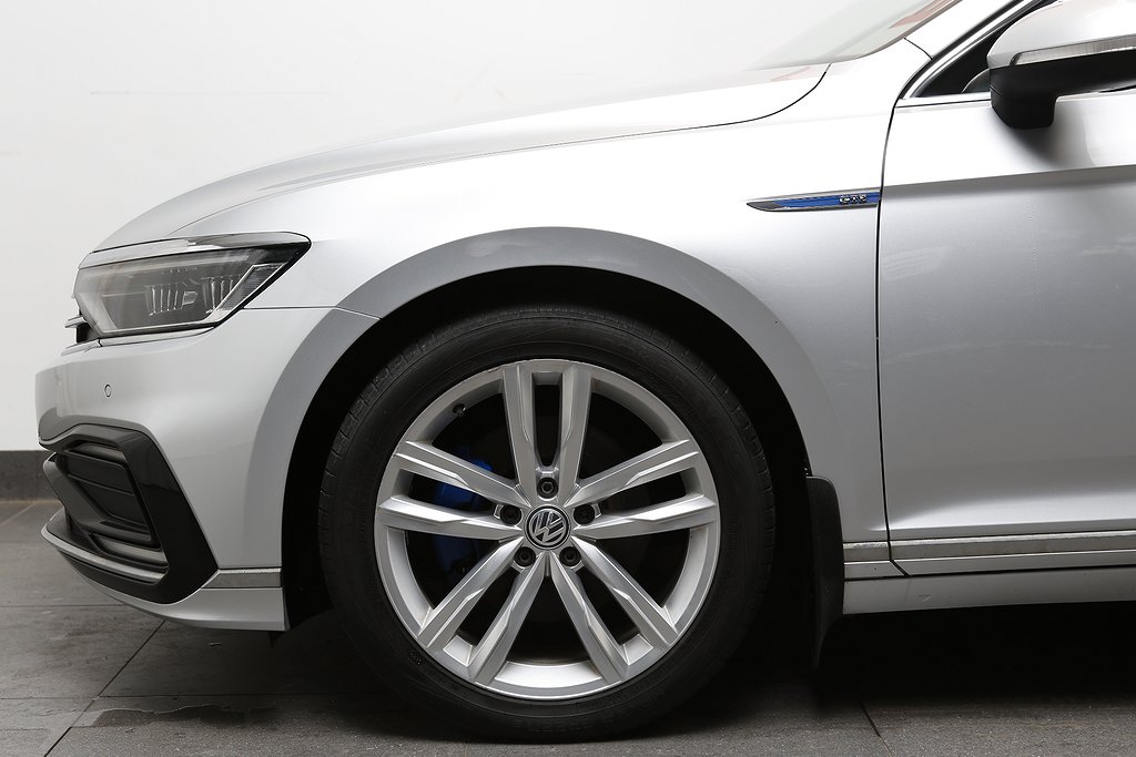 Volkswagen Passat GTE 218hk Executive SC Värmare Drag 2020
