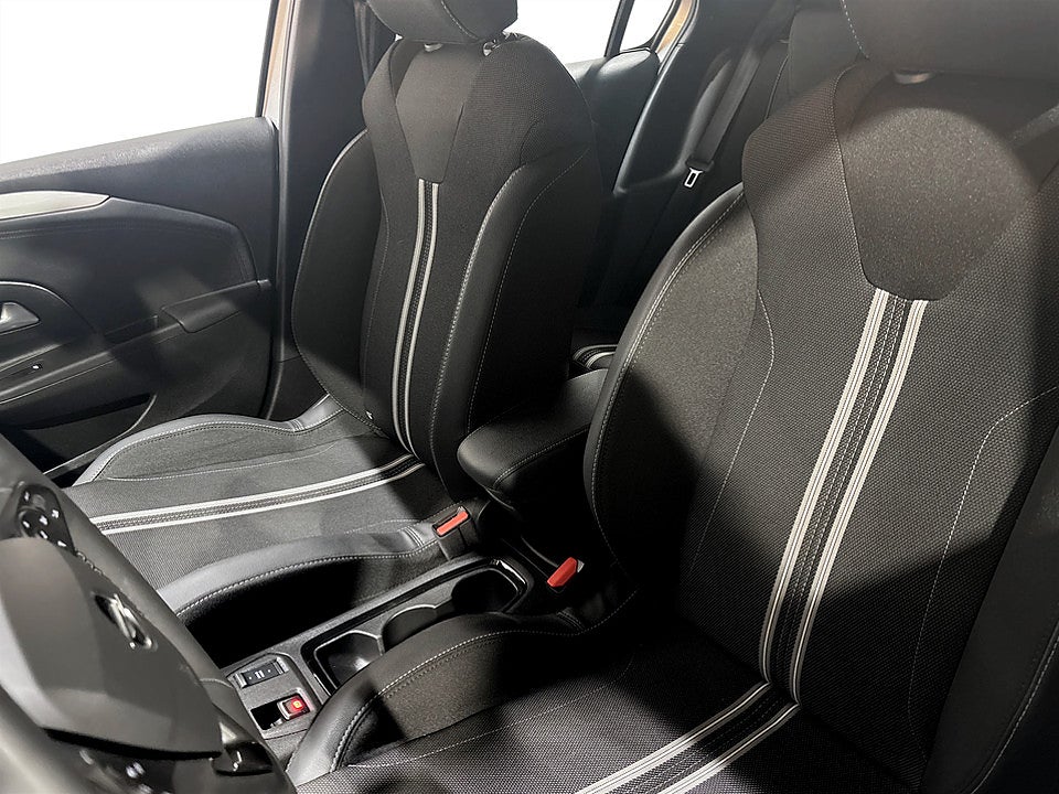 Bild på Opel Corsa GS 1.2 PT 100hk Aut B-KAMERA CARPLAY RATTVÄRME