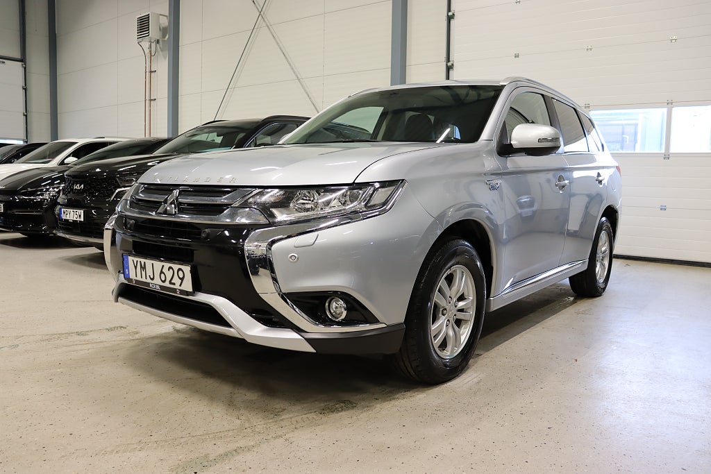 Mitsubishi Outlander PHEV CVT Fleet Edition Drag Moms 1-Ägare 203hk 