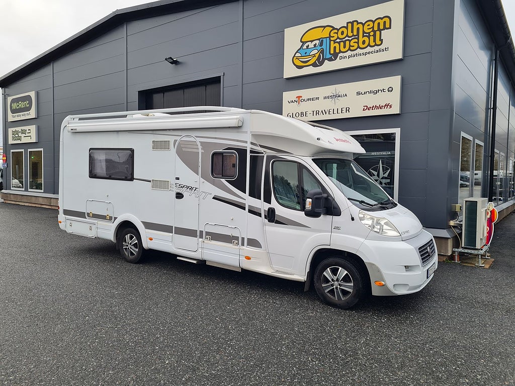 Dethleffs Esprit T 7010 låga långbäddar, solcell, dubbla AC