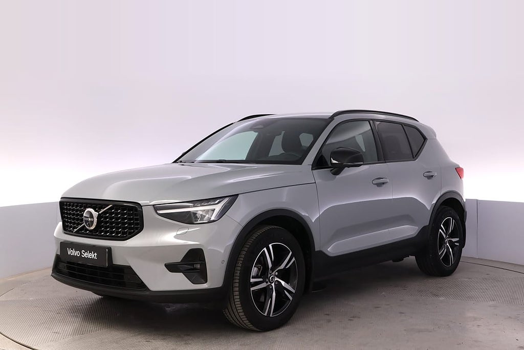 Volvo XC40 B3 FWD Bensin Plus Dark FÖRARSTÖD DRAG **SELEKT**