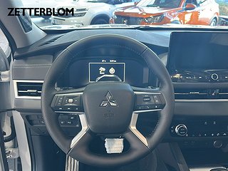 SUV Mitsubishi Outlander 12 av 18