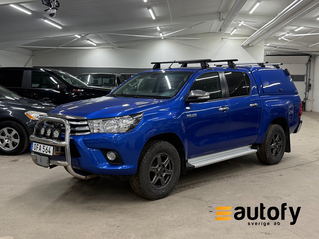 Toyota Hilux Dubbelhytt 2.4 AWD KÅPA ADR EX II MOMS FRONTBÅGE EU6
