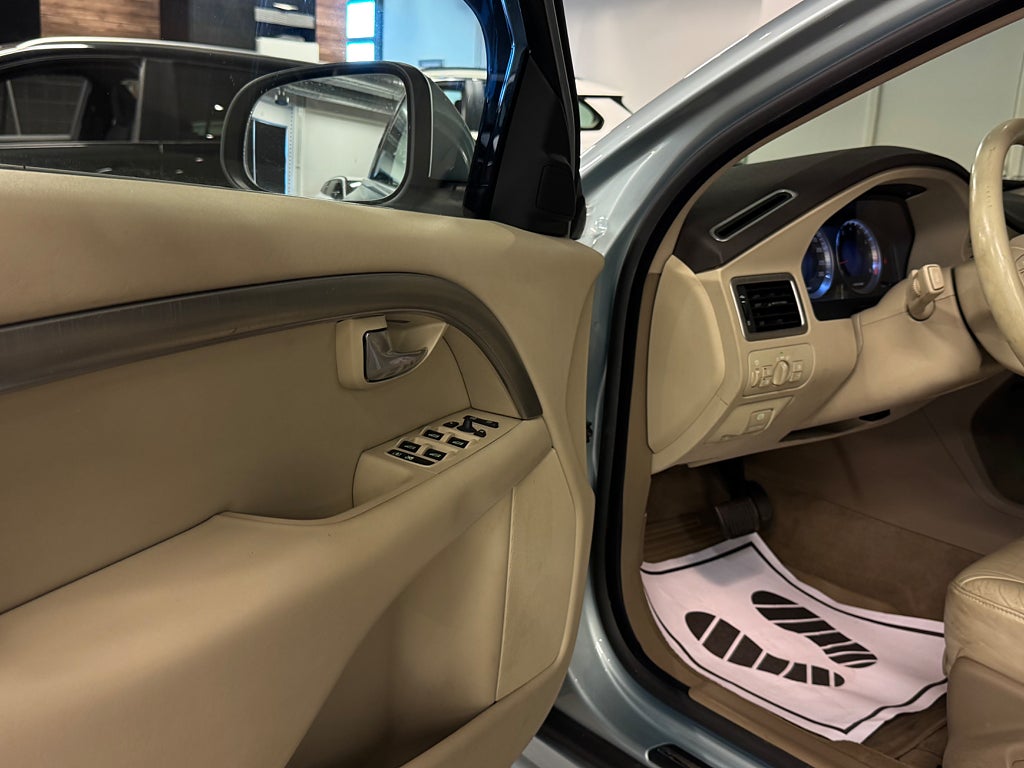 VOLVO V70 T6 286 ch 4x4 AWD GEARTRONIC SUMMUM BVA - ATTELAGE - CUIR - 233000 km