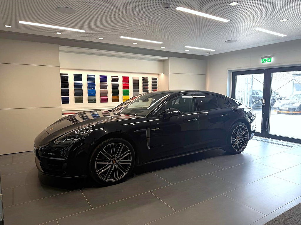 Porsche Panamera 4 / Platinum Edition