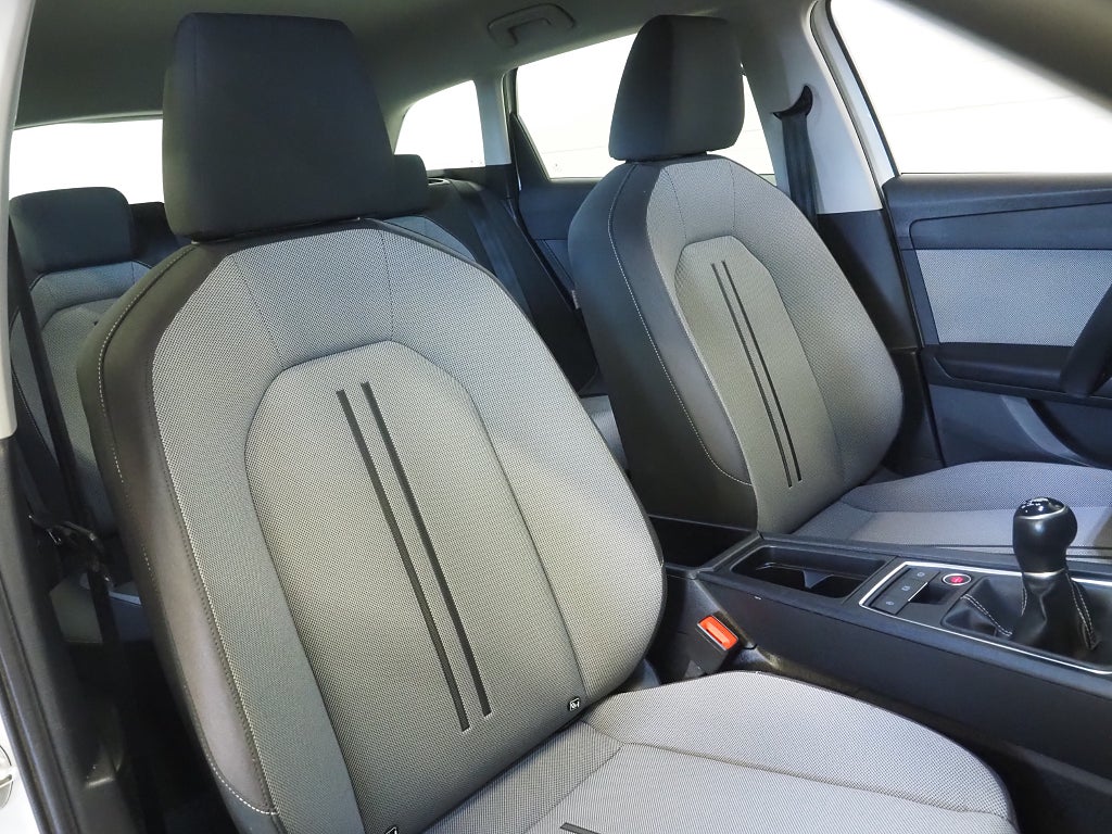 Seat Leon ST 1.5 TSI 130hk Style | Drag | Backkamera | Värmare | 2021