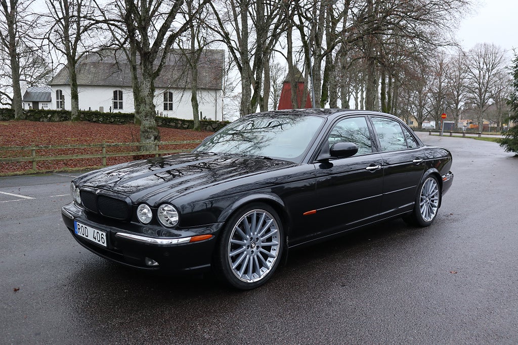 Jaguar XJ 3.5 V8 258hk * 20" Fälgar * Coilovers * Nyservad *