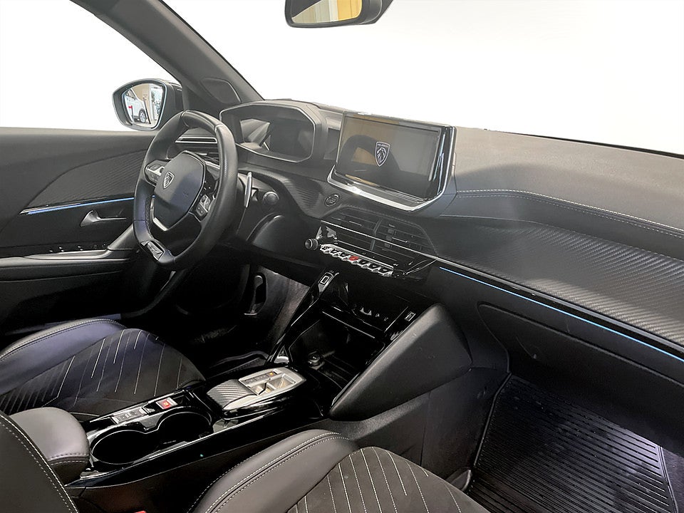Bild på Peugeot 2008 GT Hybrid 145hk Aut ELSTOL B-KAMERA CARPLAY