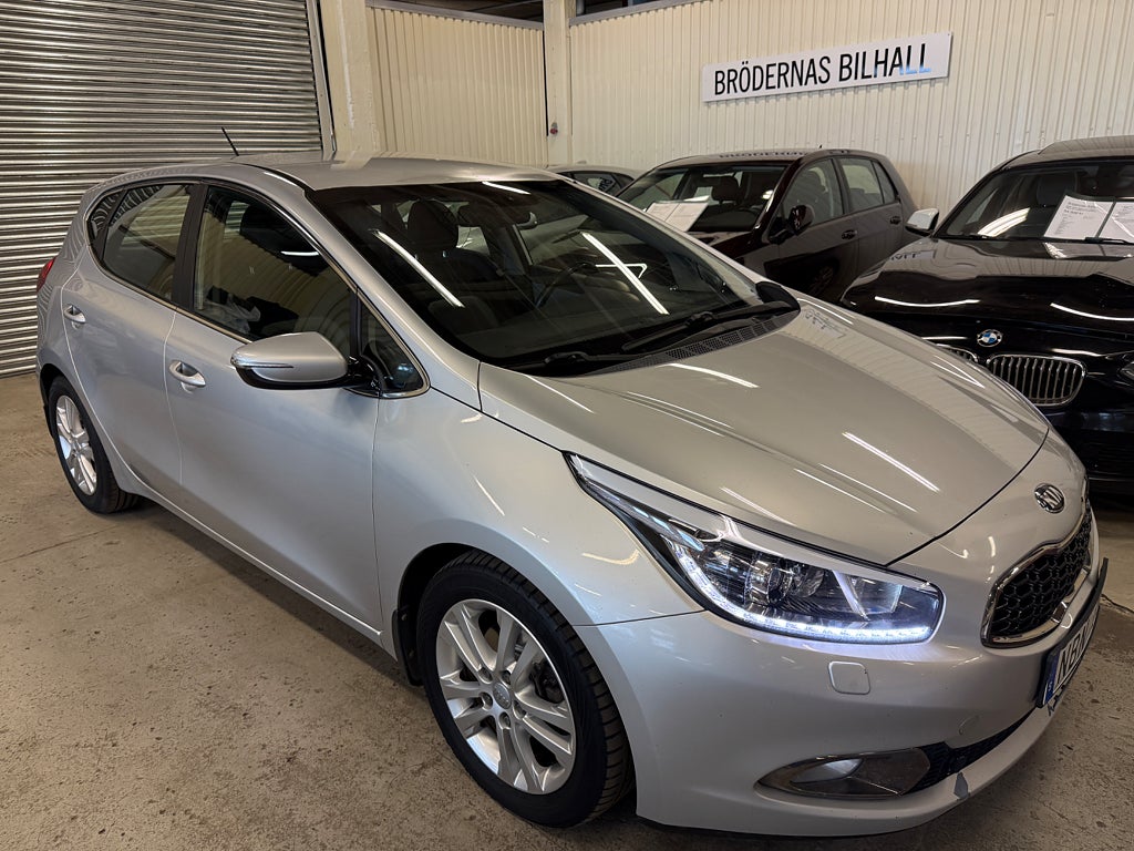 Kia Ceed 1.6 CRDi EX Comfort/ 1-Brukare/ Motorvärmare/ Nyservad