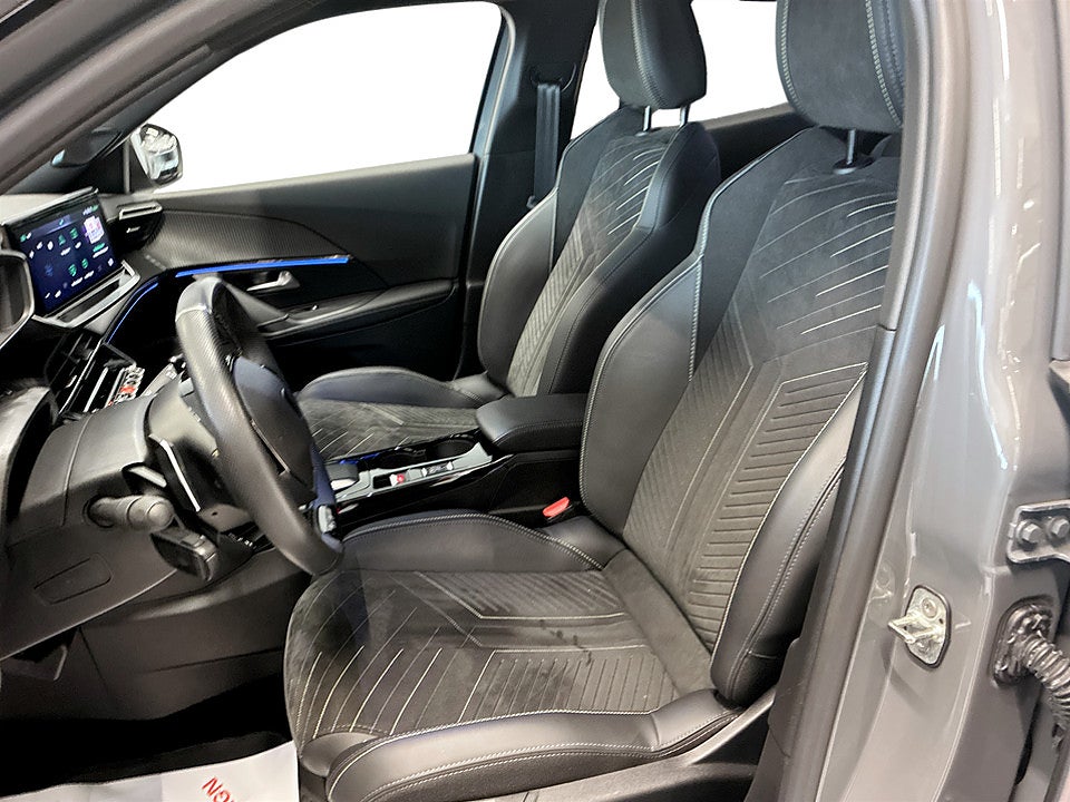 Bild på Peugeot 2008 GT 1.2 PT 130hk Aut B-KAMERA CARPLAY