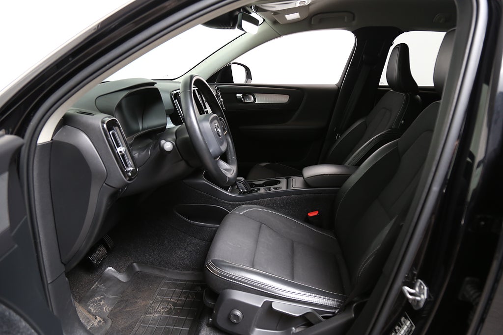 Volvo XC40 T3 163hk Momentum Edition Aut Kamera Navi VOC Drag 2020