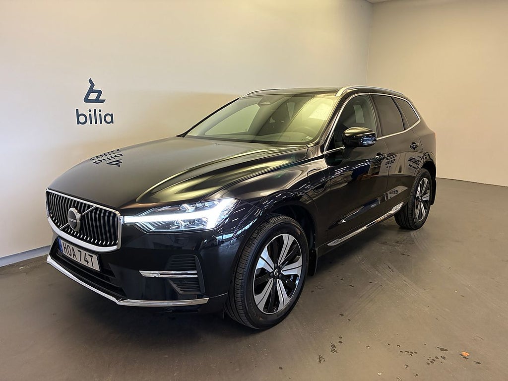 Volvo XC60 Recharge T6 II Core Edition / Panoramatak / Dr...