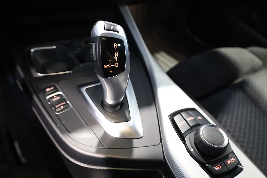 BMW 116i 5-dörrars Steptronic M Sport PDC Blåtand Connected 2015