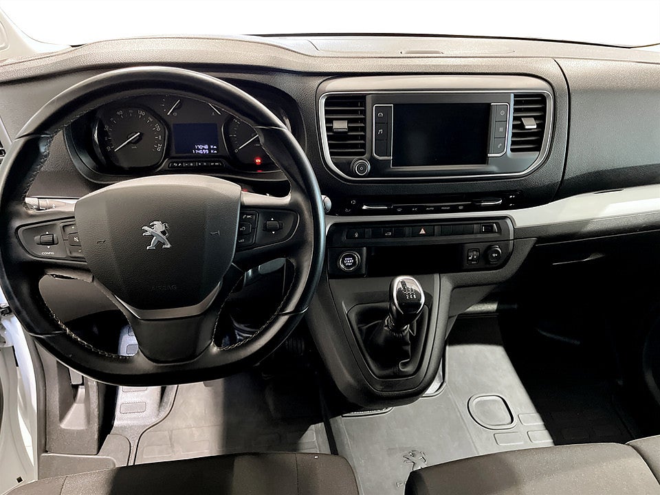 Bild på Peugeot Expert PRO+ 2,0 BHDi 145hk L2 P-SENSORER