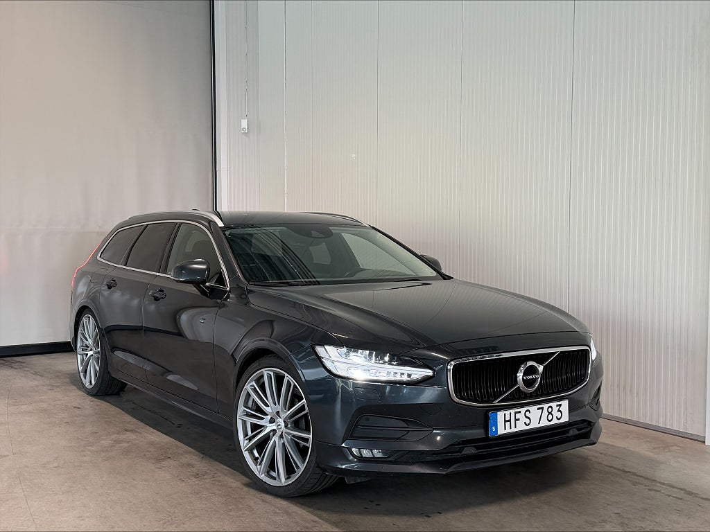 Volvo V90 D4 AWD Momentum Drag B-kam Carplay MoK/D-värm