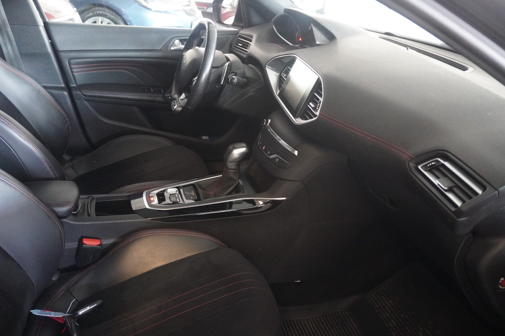 Peugeot 308 2016, bild 5/10