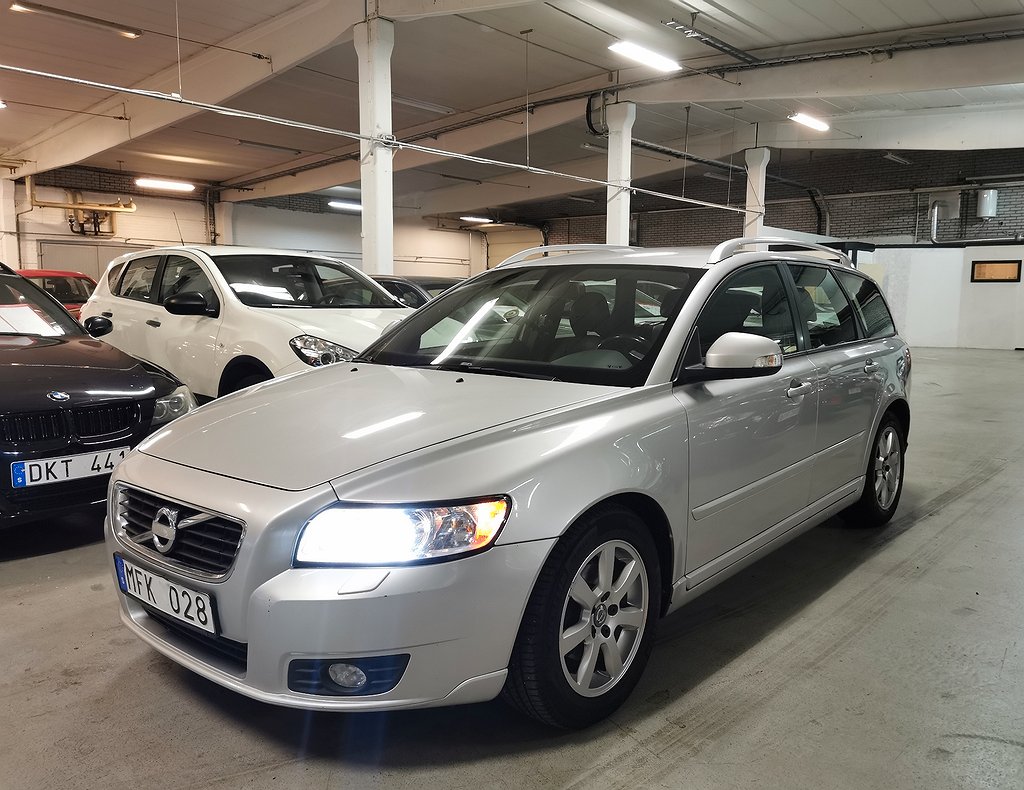 Volvo V50 D2 Momentum Euro 5& Kamrembyt& Servad 