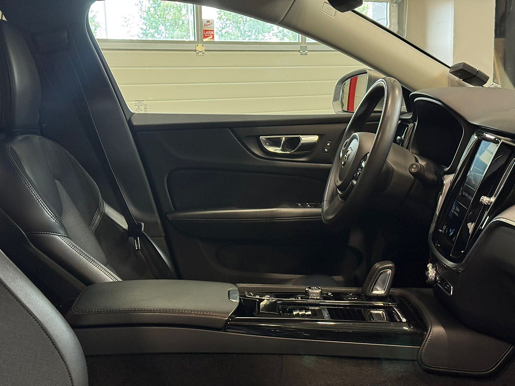 Volvo V60 T6 Twin Engine AWD *3,99%*Momentum Advanced Kamera BLIS