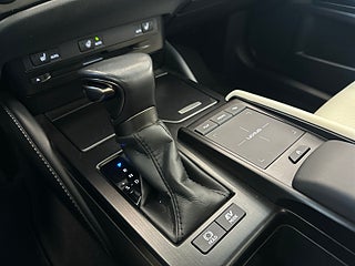 Lexus ES 300h 2.5 E-CVT Limited Edition S&V-hjul/Taklucka/Kamera – bild 19