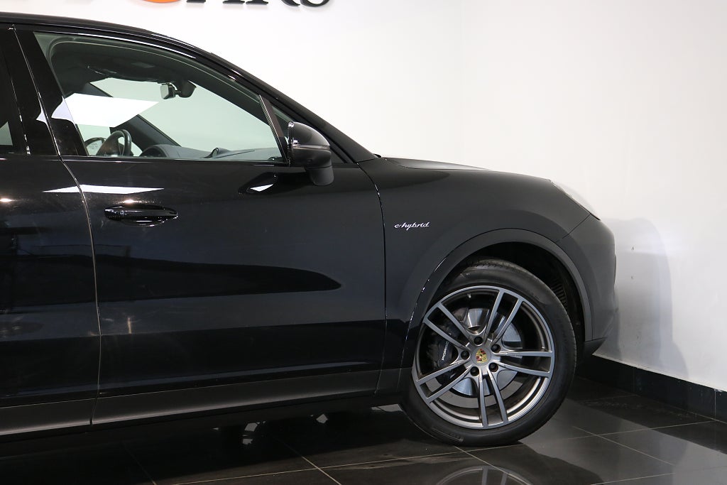 Porsche Cayenne 2022 - miniatyr 24