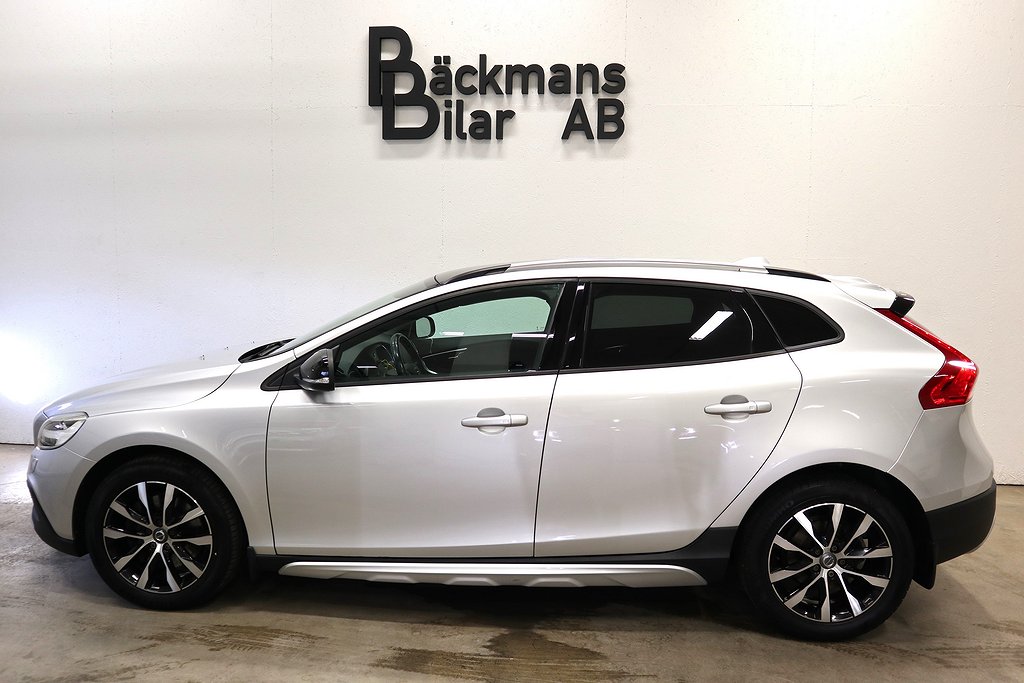 Volvo V40 Cross Country D3 Aut Drag Kamera Navi Pano Skinn 