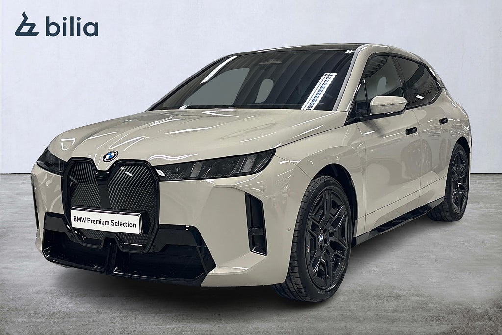 BMW iX xDrive 60 M-Sport | DEMOBIL | Drag | Aktiv farth. | H&K | 22"