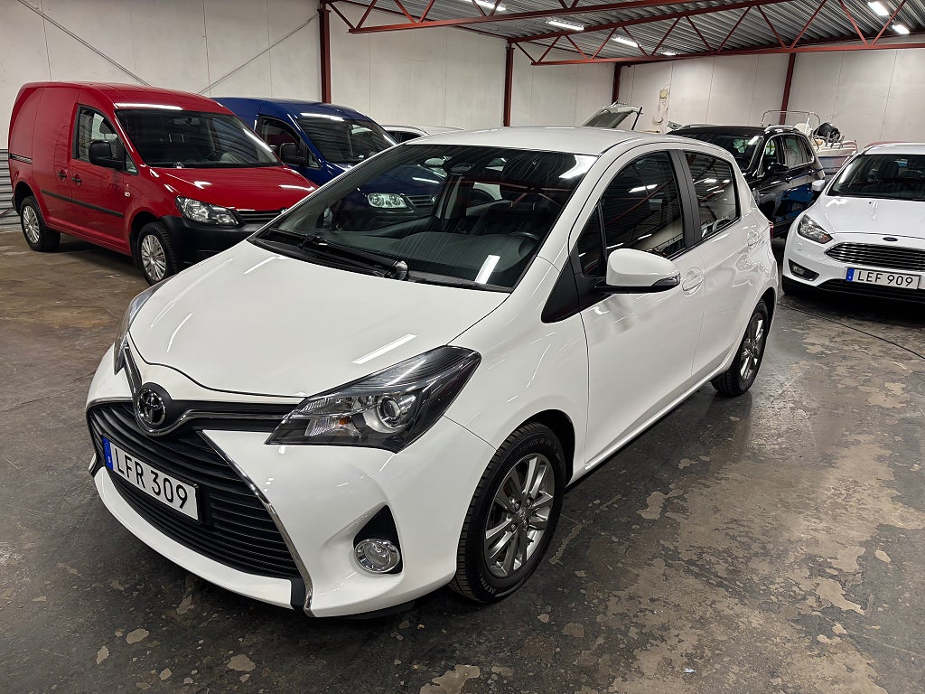 Toyota Yaris 5-dörrar 1.33 Dual VVT-i, B-Kamera, Vinterhjul