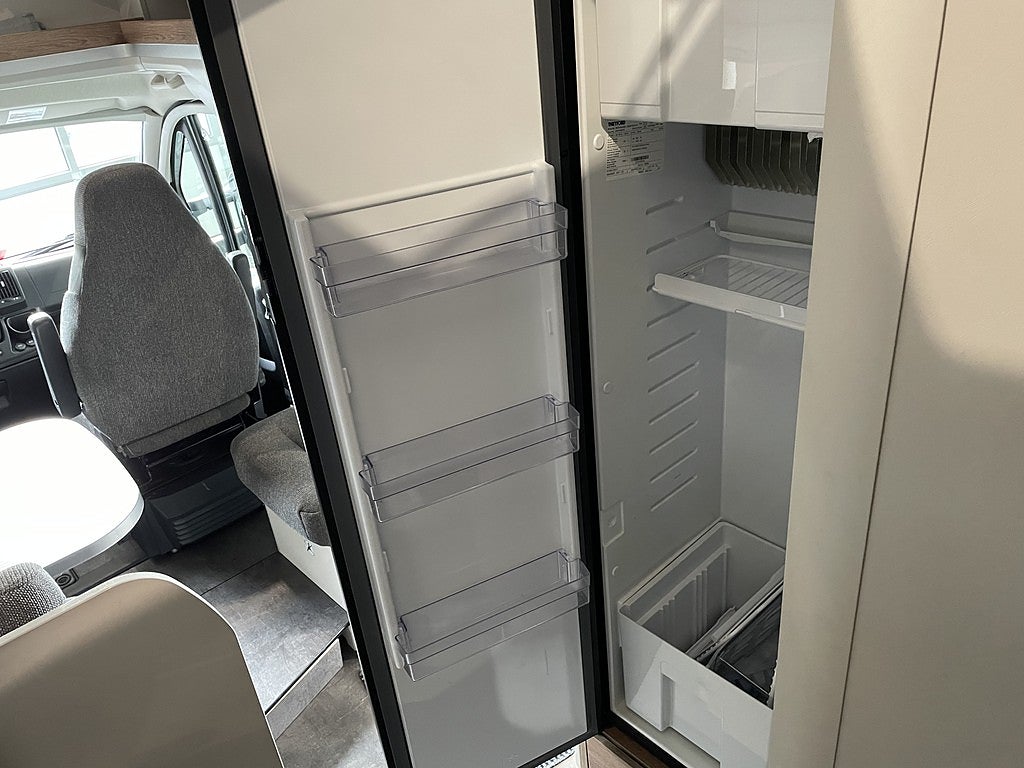 Dethleffs Trend 7057 / B-körkort / Taksäng / Långbädd / Garage / 4495kr/må - Dethleffs