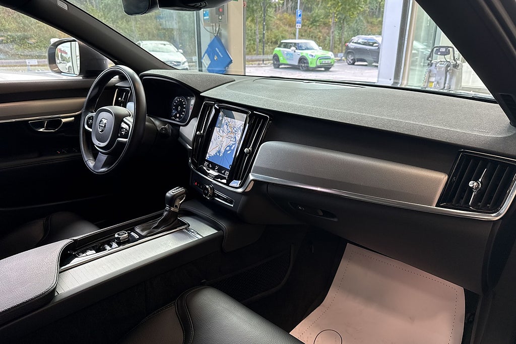 Volvo V90 Cross Country D4 AWD Pro Edt Kamera/Drag/Pano/Värmare