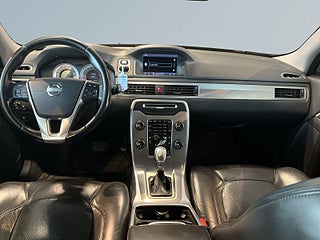 Volvo V70 D4 AWD Geartronic Dragkrok/M-värm/D-värm/P-sens – bild 8