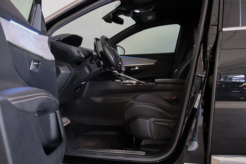 Peugeot 3008 1.5 BlueHDi 130 EAT GT-Paket Navi CarPlay