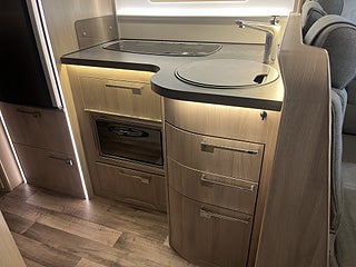 Husbil-halvintegrerad Kabe TMR X 780 LGB 16 av 26