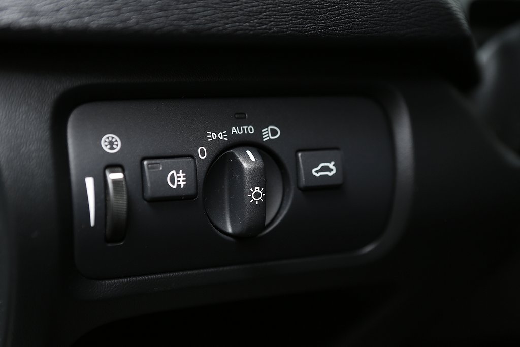 Volvo V40 D3 150hk Momentum Aut Dieselvärmare Backkamera 2013