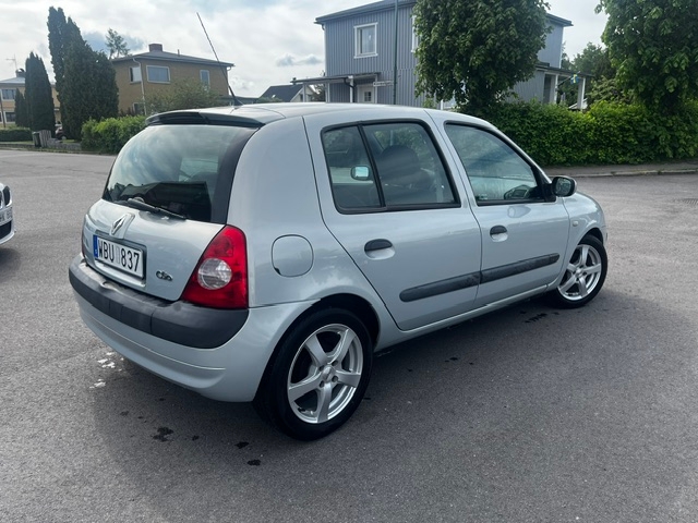 Renault Clio 5-dörrars Halvkombi 2004, bild 2/36