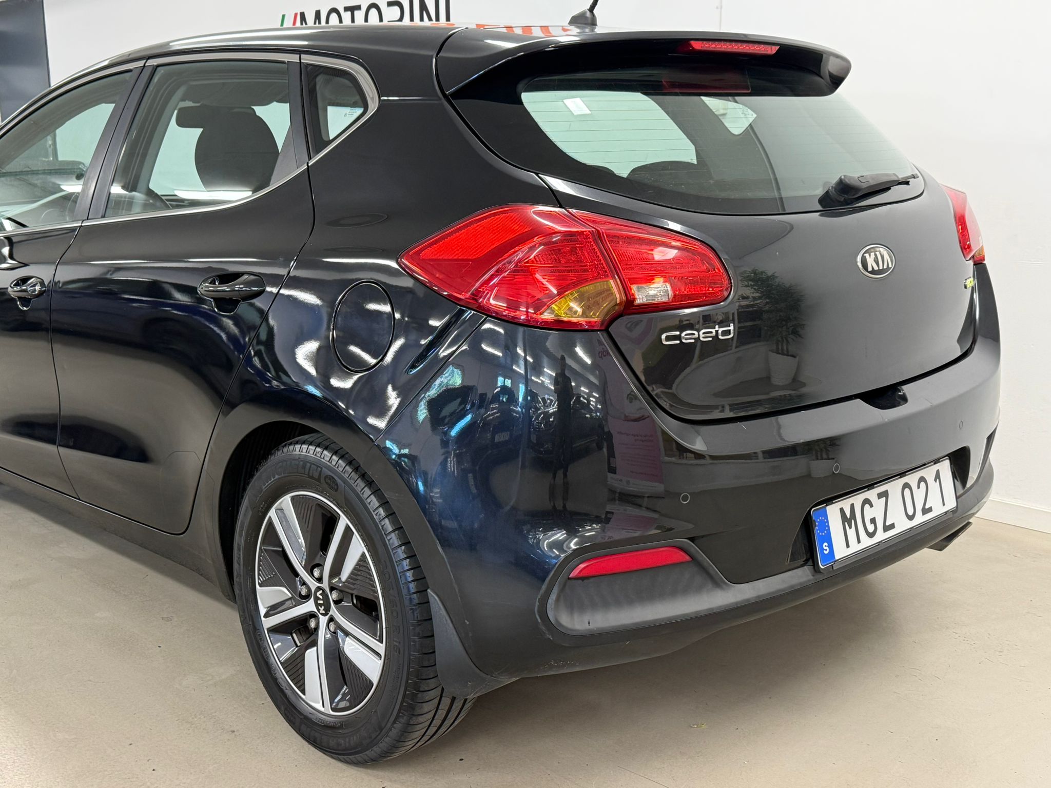 Kia Ceed cee'd 1.6 CRDi EX Comfort 2013, bild 6/48
