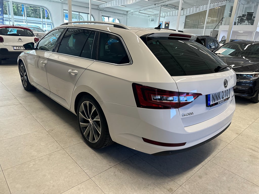 Skoda Superb Kombi 2.0 TDI 4x4 Business L&K/B-Kamera/Fjärr-Värm/Drag