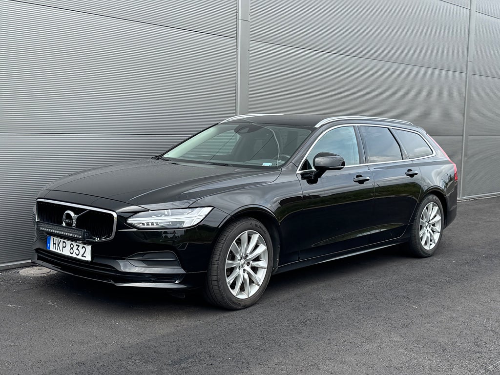 Volvo V90 D3 AWD Automat Momentum Drag Backkamera Euro 6