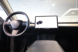 SUV Tesla Model Y 17 av 26