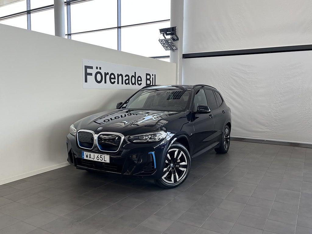BMW iX3 M Sport Rattvärme Drag Drive/Park Assist Sport Stolar
