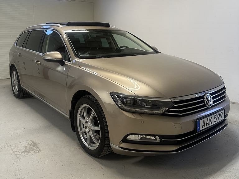 Volkswagen Passat 2.0 TDI Panorama// Nykamrem//Automat//2 ÄG