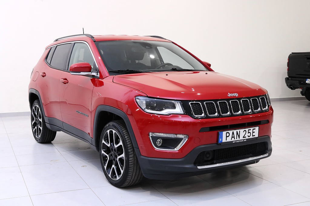 Jeep Compass 1.4 170hk 4WD/ Dragkrok / Navi / Adaptiv-Farth