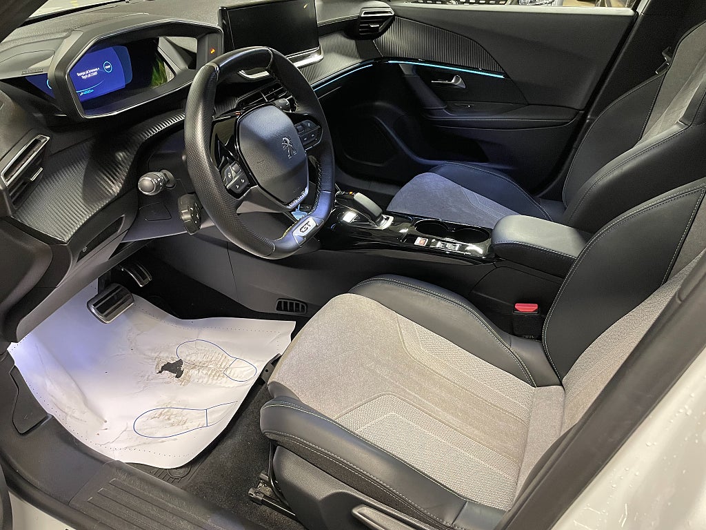 Bild på Peugeot E-2008 GT Electric 136hk, Back-kamera