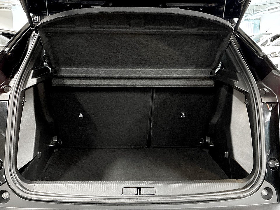 Bild på Peugeot 2008 Allure 1.2 PT 130hk Aut B-KAMERA CARPLAY