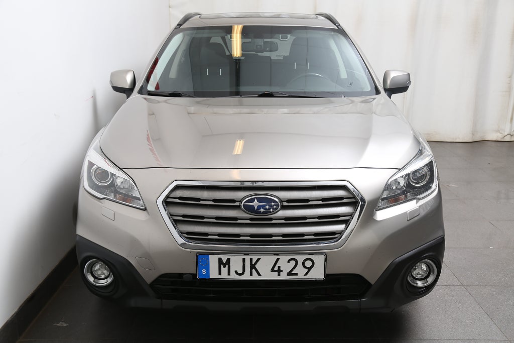 Subaru Outback 2,0D 150hk Summit AWD Aut H/K Skinn Drag 2016