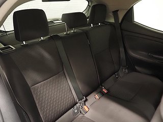 Halvkombi Toyota Yaris 13 av 23
